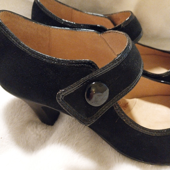 Sofft Black Suede Mary Jane Heels - Picture 4 of 9